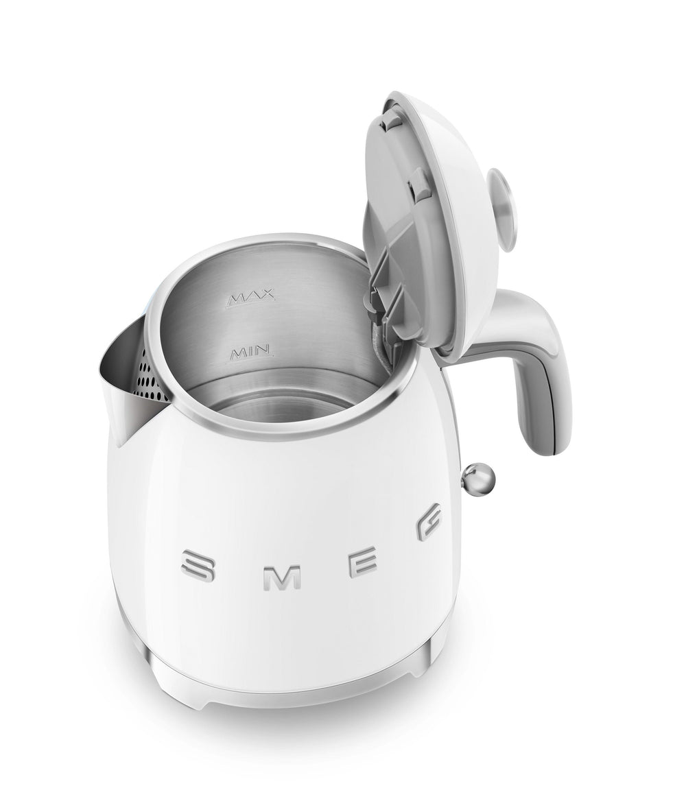 SMEG Wasserkocher Mini – 1400 W – weiß – 800 ml – 3 Tassen – KLF05WHEU