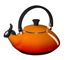 Le Creuset Wasserkessel / Flötenkessel Zen - Induktion - Ofenrot - 1.5 Liter