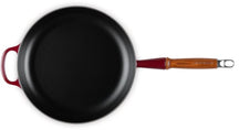 Le Creuset Bratpfanne Signature – Garnet – ø 28 cm / 2.6 Liter – emaillierte Antihaftbeschichtung