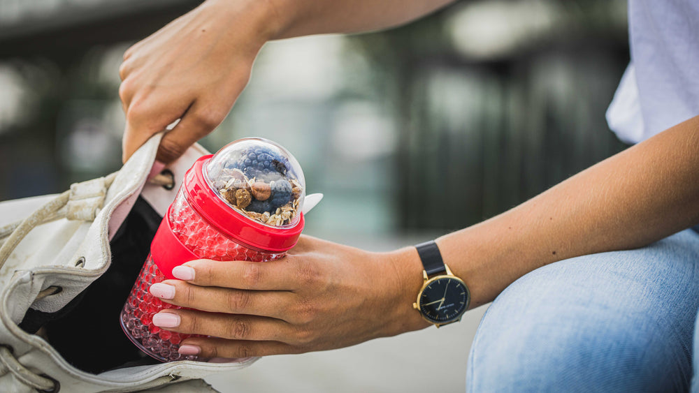 Sareva Müslitasse - mit Löffel - Joghurt 2 Go - Rot