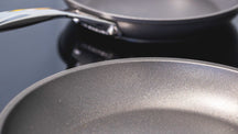 Le Creuset Bratpfannenset Les Forgées TNS - ø 24 und 28 cm - Standard-Antihaftbeschichtung